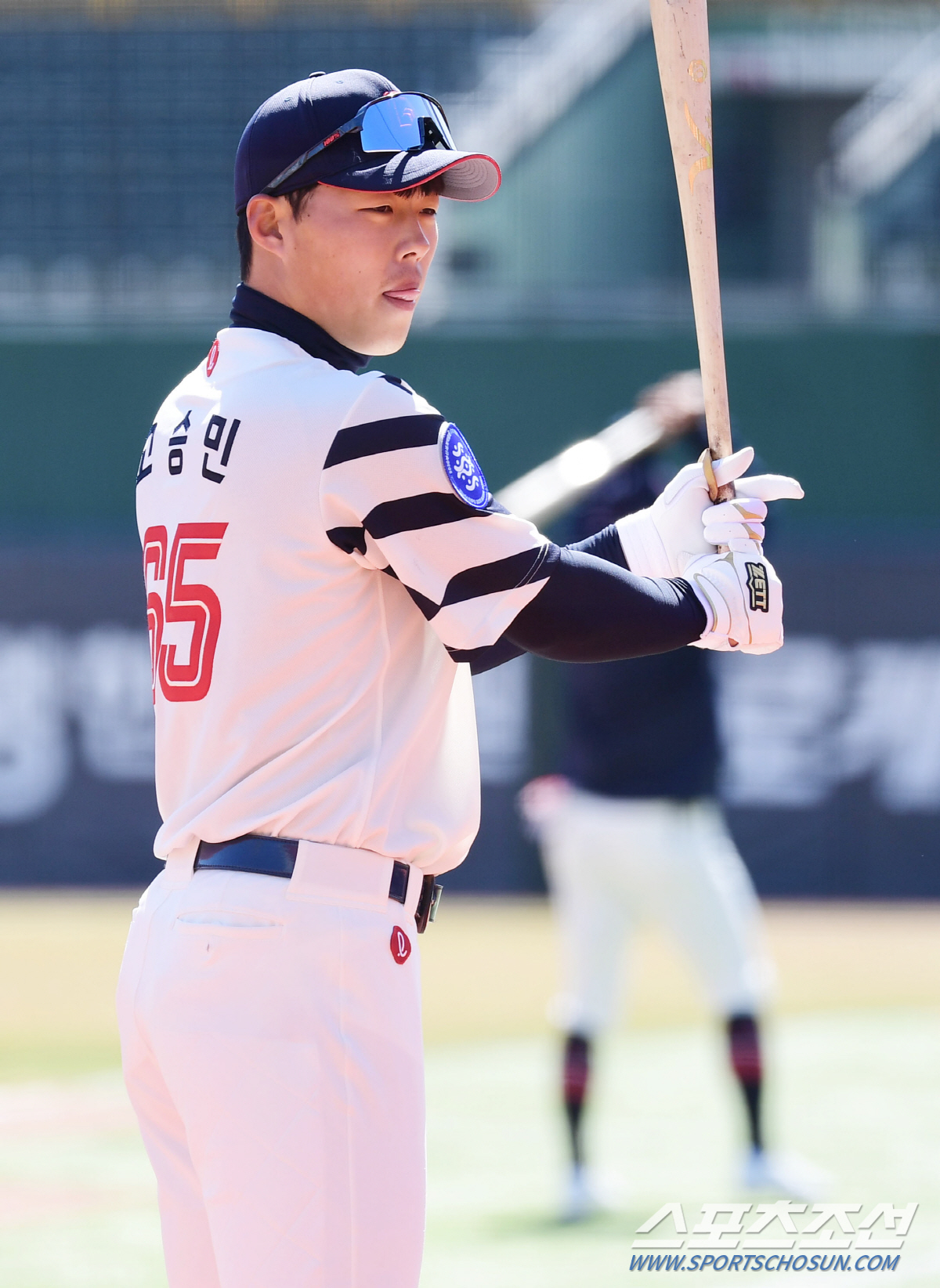 '타구속도 KBO 1위' 3할타자, 포지션 이동 후 타율 0.154 부진…