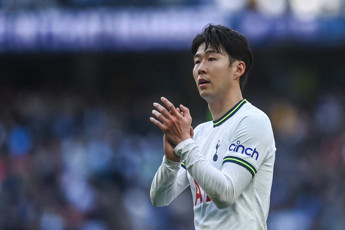 "亞 최초 글로벌 슈퍼스타" 100호골 향한 찬사, 울먹인 SON…고개숙…