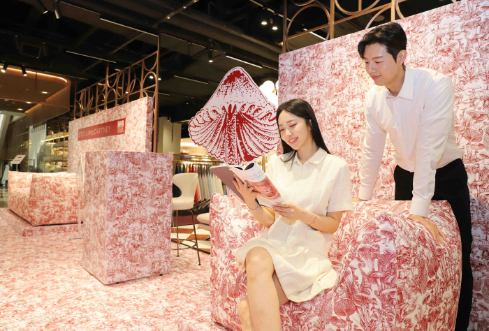 신세계백화점 강남점, 14일까지 르밤볼레X스텔라 맥카트니 컬렉션 등 소파…