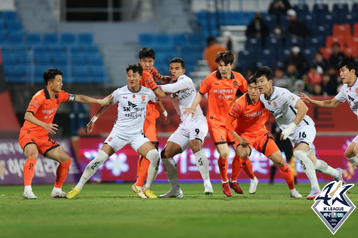 [현장 리뷰]남기일 '픽' 적중, 교체 서진수 첫 승 축포…제주, 강원에…