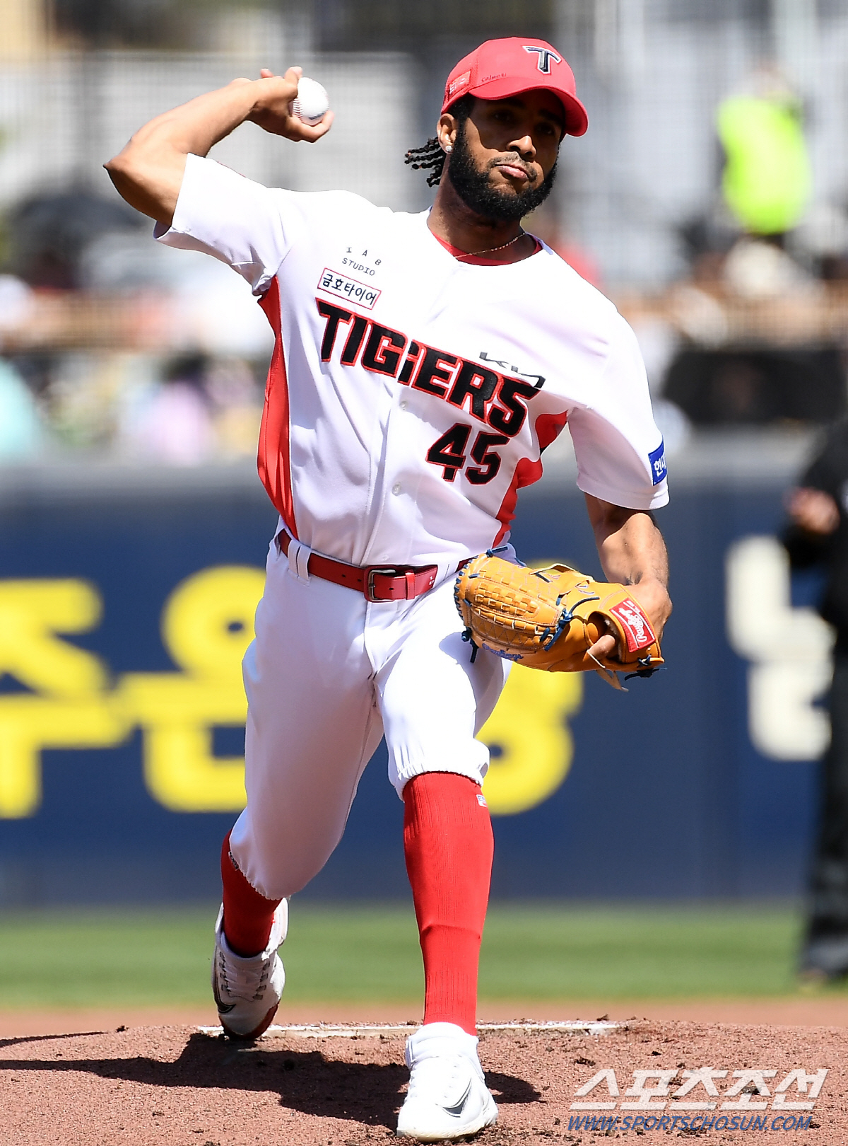 '싱커가 151km? 이걸 어떻게 쳐!' 타이거즈 '복덩이' 메디나..'…