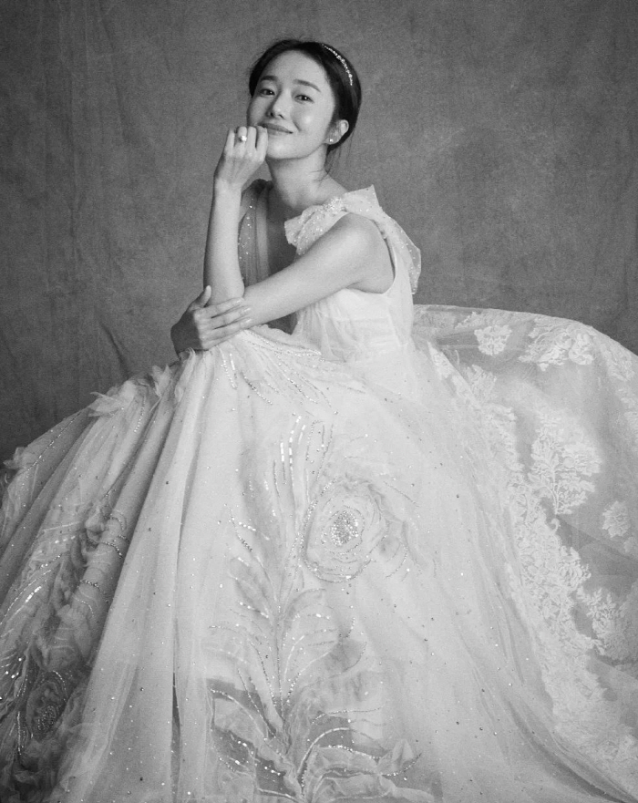 '의사♥' 이정현, 결혼 4주년 자축...미공개 웨딩화보