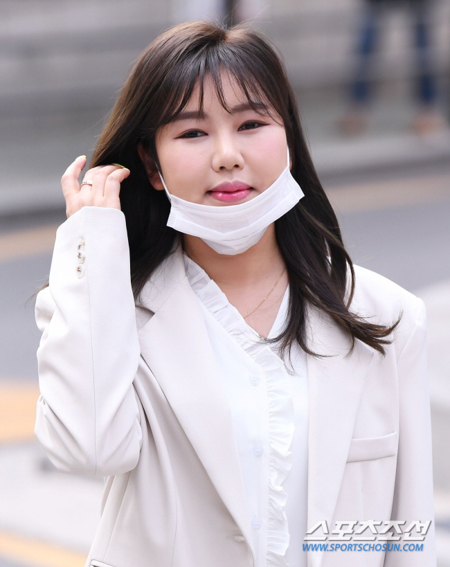 [공식] 송가인 측 "3월 말 성대결절 수술받고 회복중"