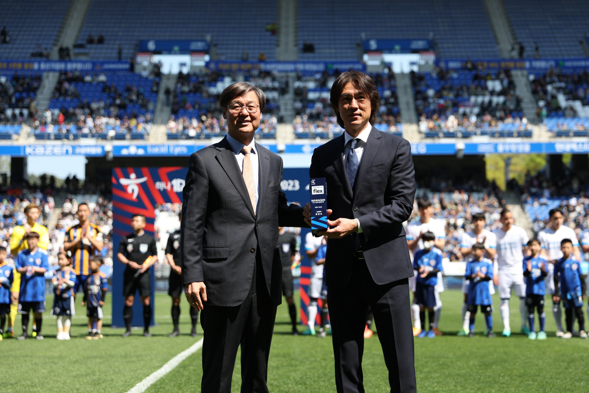 '6전 전승→7부 신화 루빅손 멀티골' 그럼에도 홍명보 감독이 웃을 수 …