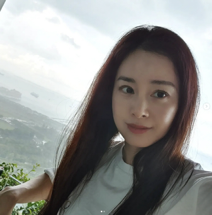'비♥' 김태희 "셀카 오랜만"..딸둘맘 맞아? 클로즈업샷도 예쁜 '태쁘…