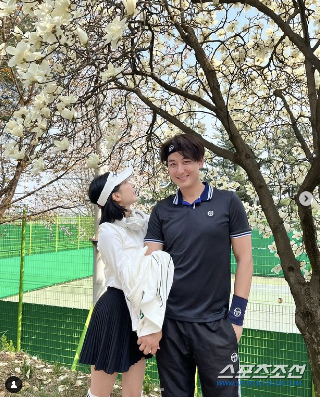 '이지훈♥'아야네, "잘땐 내가 잘해줄게" '달달모드'…특급 서비스 받는…