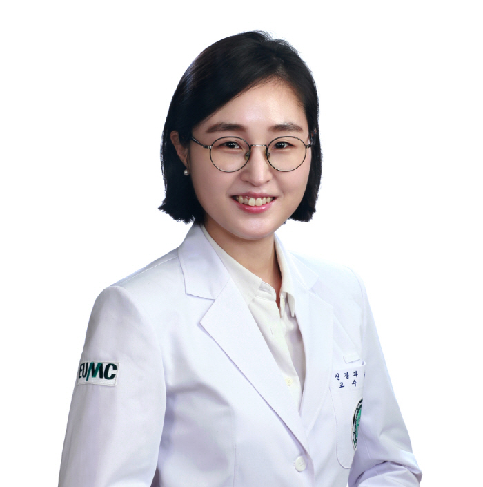 퇴행성 뇌질환 '파킨슨병', 진단받는다면?