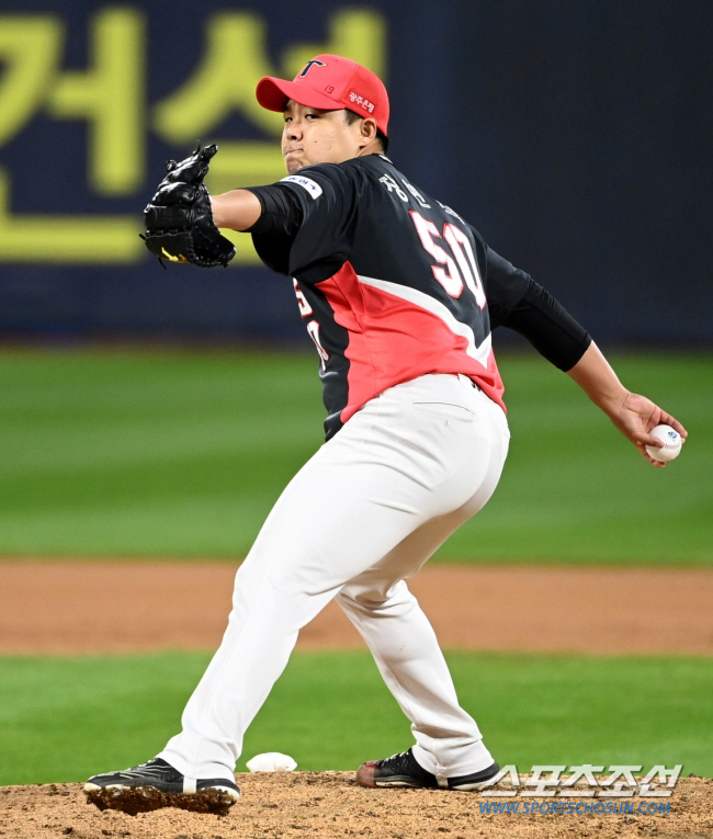 퓨처스 146㎞ 무실점…JJJ 완전체, 4월 안에 본다