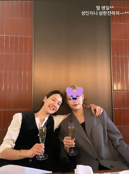 김지호♥김호진, 비올리스트 딸과 샴페인 한잔~ 훌쩍 큰 미모 '똑닮'