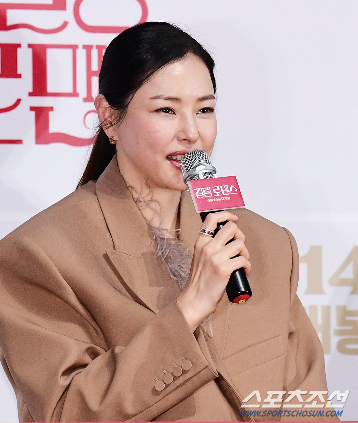 [SC현장] "민초맛 같은 영화"…이하늬X이선균, 'JOHN NA' 죽여…