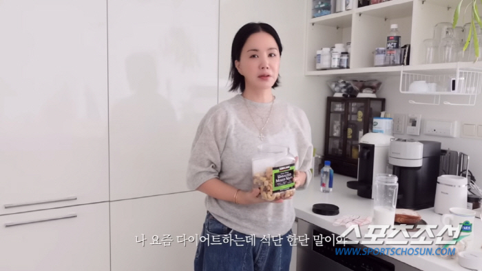 엄정화, '54세'에도 몸매 유지 비결은 '식단 관리'…"주문해서 먹는 …
