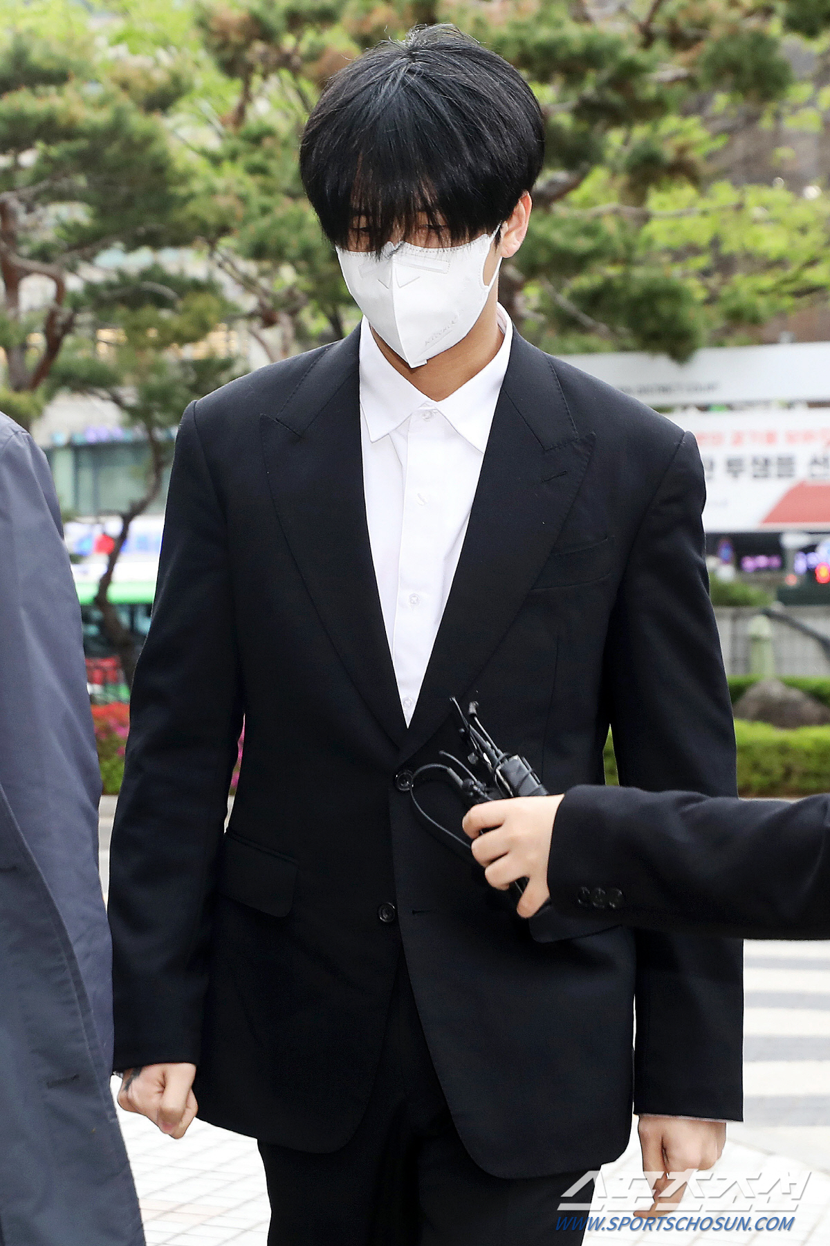 [종합] '병역비리' 라비, 저작권 부자가 왜…위약금 부담에 뇌전증 연기…