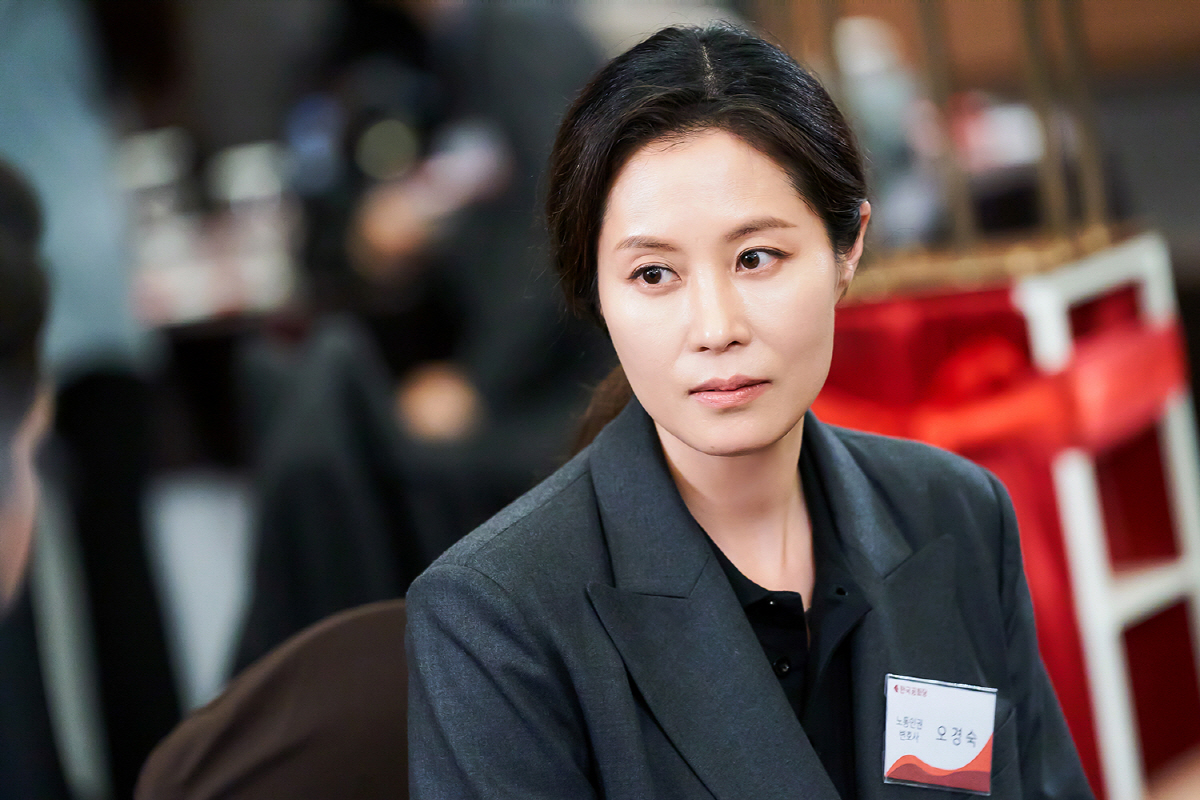 '퀸메이커' 문소리 "빗자루 같은 머리 묶다가, '우생순' 이후 첫 숏컷…