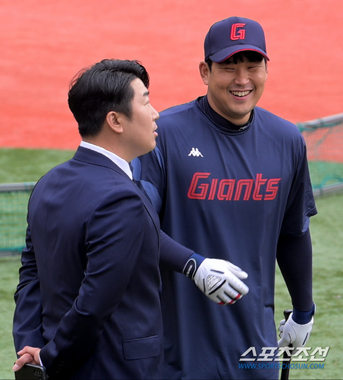 '형님 안녕하십니까!' 예의 바른 남자 켈리, 유강남 만나려다 깜짝 놀라…