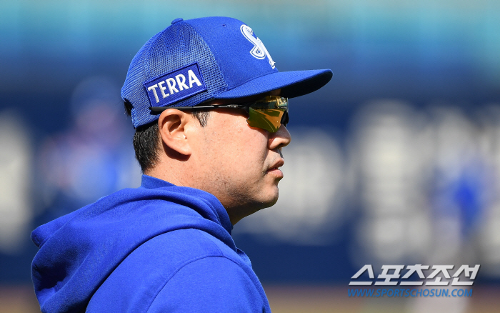 꼬인 '매듭' 풀지 못하는 삼성, 속절 없는 5연패...희한한 기록들만 …