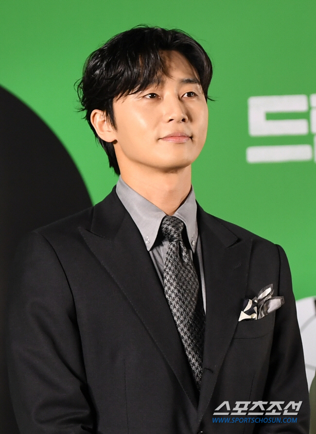 [종합] "1초 등장에도 존재감 폭발"…박서준 첫 마블 진출작 '더 마블…