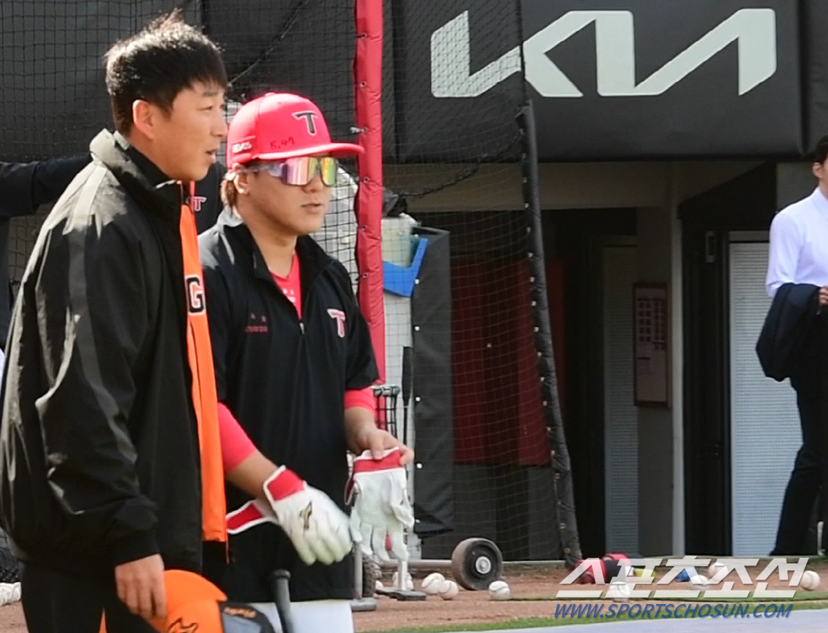 '무슨일 있었나요?" 다시 뭉친 김선빈과 정우람 '어느때 보다 애정 가득…