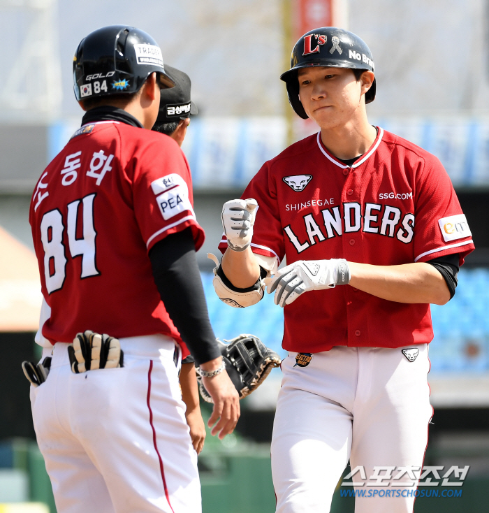 '박성한 원맨쇼+문승원 682일 만 선발승' SSG 6연승, '찬스 침묵…