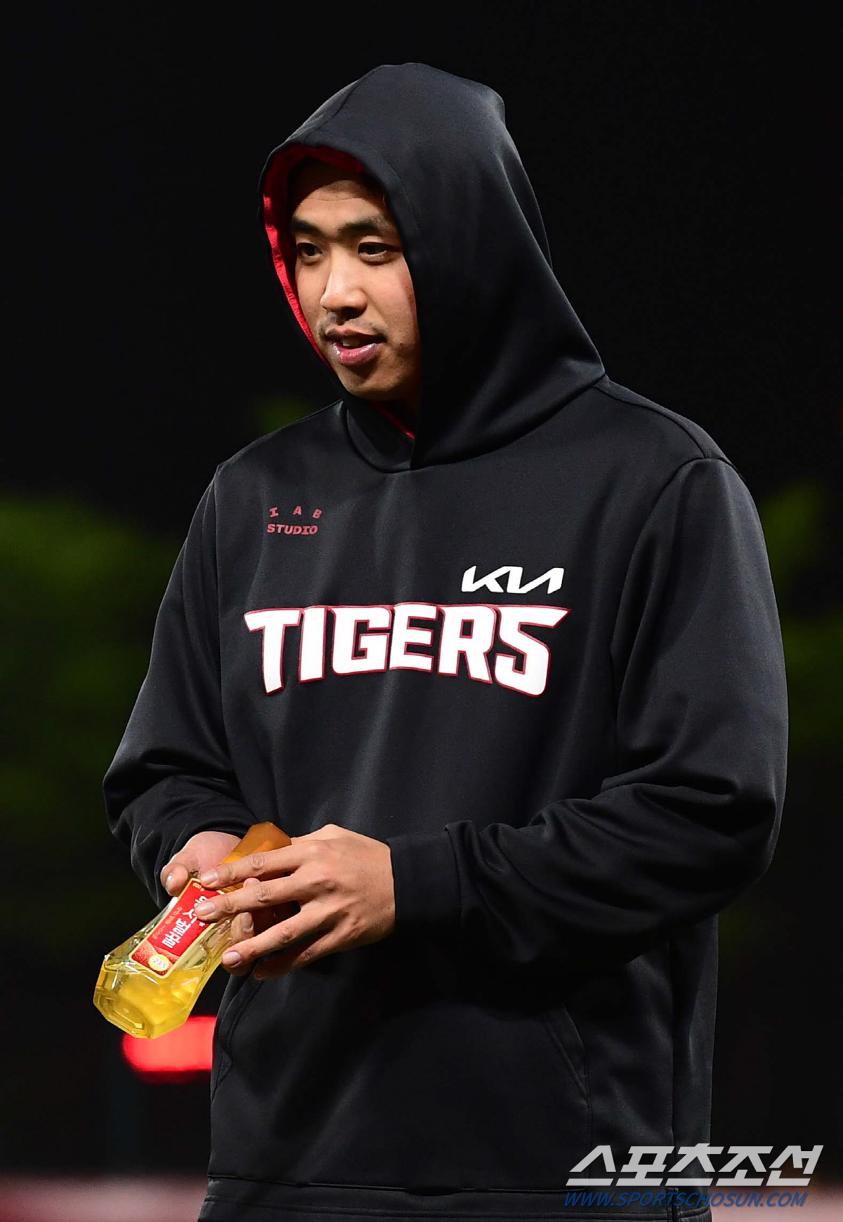 '이리와~토종꿀은 처음이지?' 끈적한 첫 승 신고식 치르는 앤더슨 [광주…