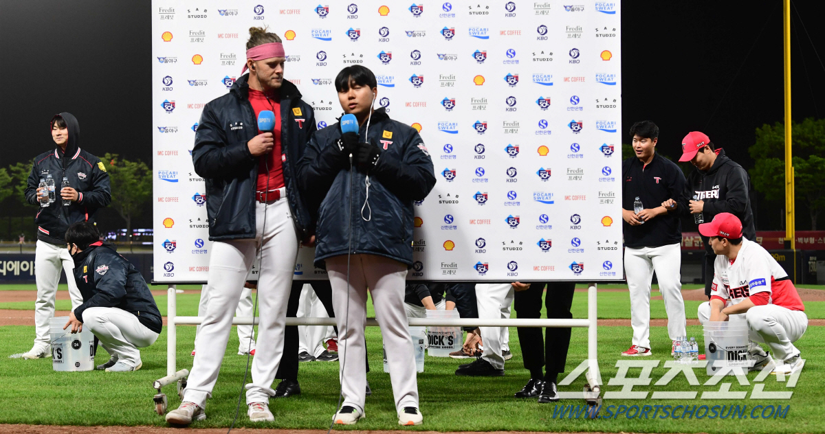 '이리와~토종꿀은 처음이지?' 끈적한 첫 승 신고식 치르는 앤더슨 [광주…