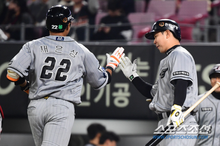 "이런 괴물같은 4번 타자가 있나" 한화 팀 타점 31%, 홈런 60%,…