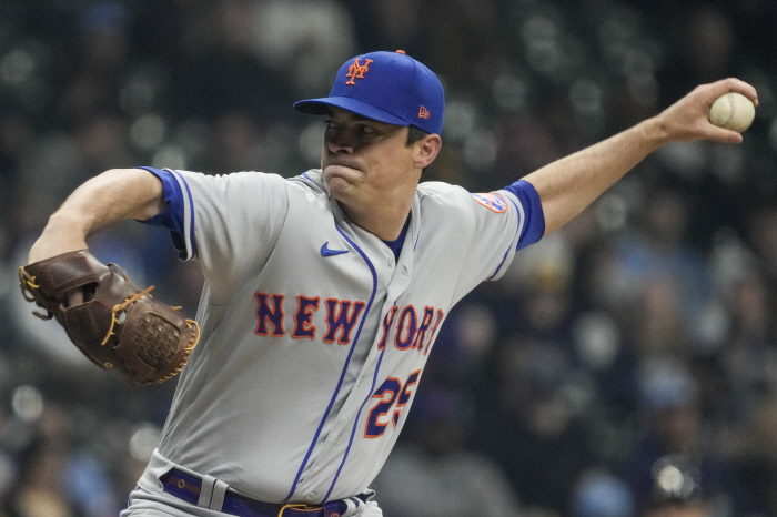 김하성vs레일리, MLB 무대서 붙었다! 미묘한 표정 눈길