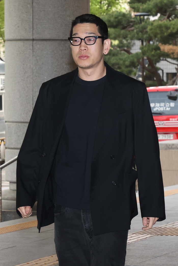 [종합] '불법 촬영' 끝은 결국 '옥살이'…뱃사공, 탄원서 100장 냈…