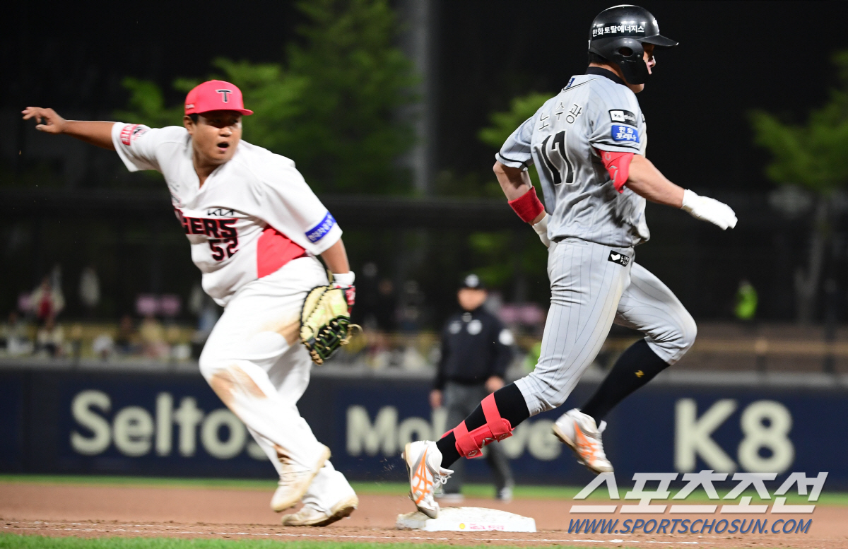 [광주현장]3경기 만에 첫승 KIA 앤더슨, 김종국 감독 "유리한 볼카운…