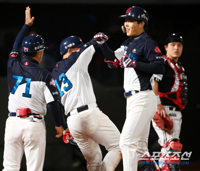 '3:0→3:4→5:4→5:7→12:8' 야구는 9회부터! '김현수 결승…