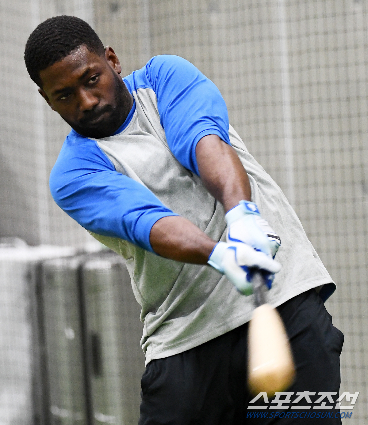 '감독 던지고, 피렐라 치고…' 미세먼지 속 밤을 잊은 삼성 타자들..6…