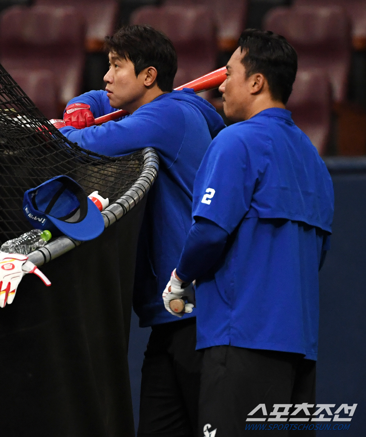 '감독 던지고, 피렐라 치고…' 미세먼지 속 밤을 잊은 삼성 타자들..6…