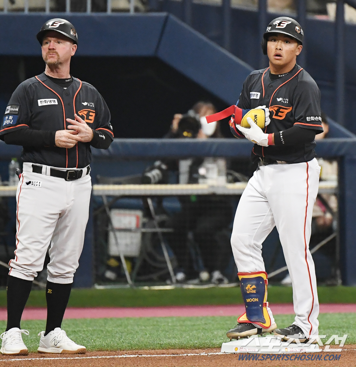 [광주현장]박정현 오선진 부진이 부른, '고졸루키' 문현빈 유격수 선발출…