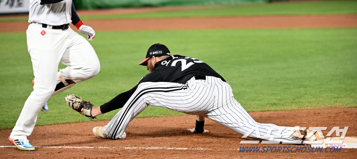 롯데, LG 잡고 올해 첫 위닝시리즈…'4회 빅이닝+고승민 3타점' 엘롯…