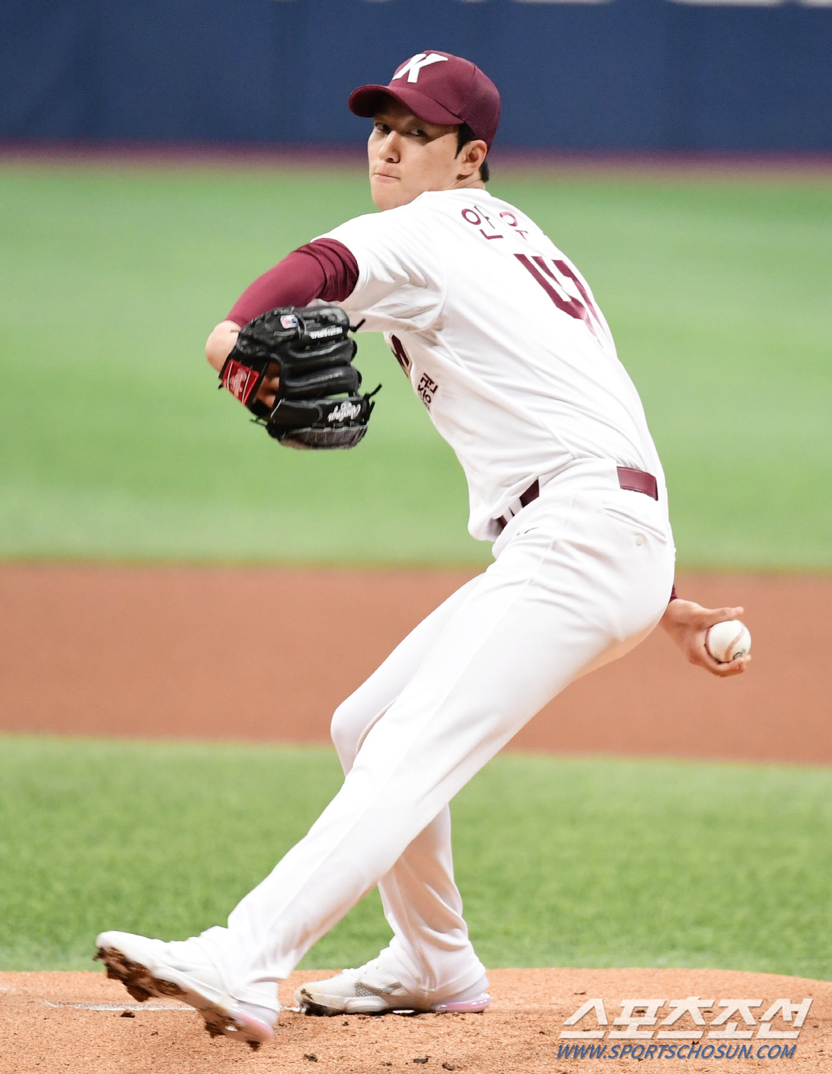 "좋은 투구폼이란" 설레는 토종 160㎞의 탄생, 우연일까...타자를 지…