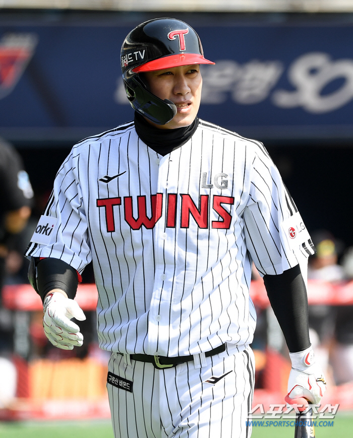 안우진-문동주 후배들이 살린 KBO, 재 뿌린 선배 이천웅 [김 용의 어…