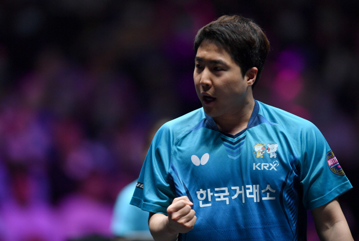 "'졌잘싸'란 이런것!" 불굴의 임종훈,세계1위 판젠동에 3대4석패...…