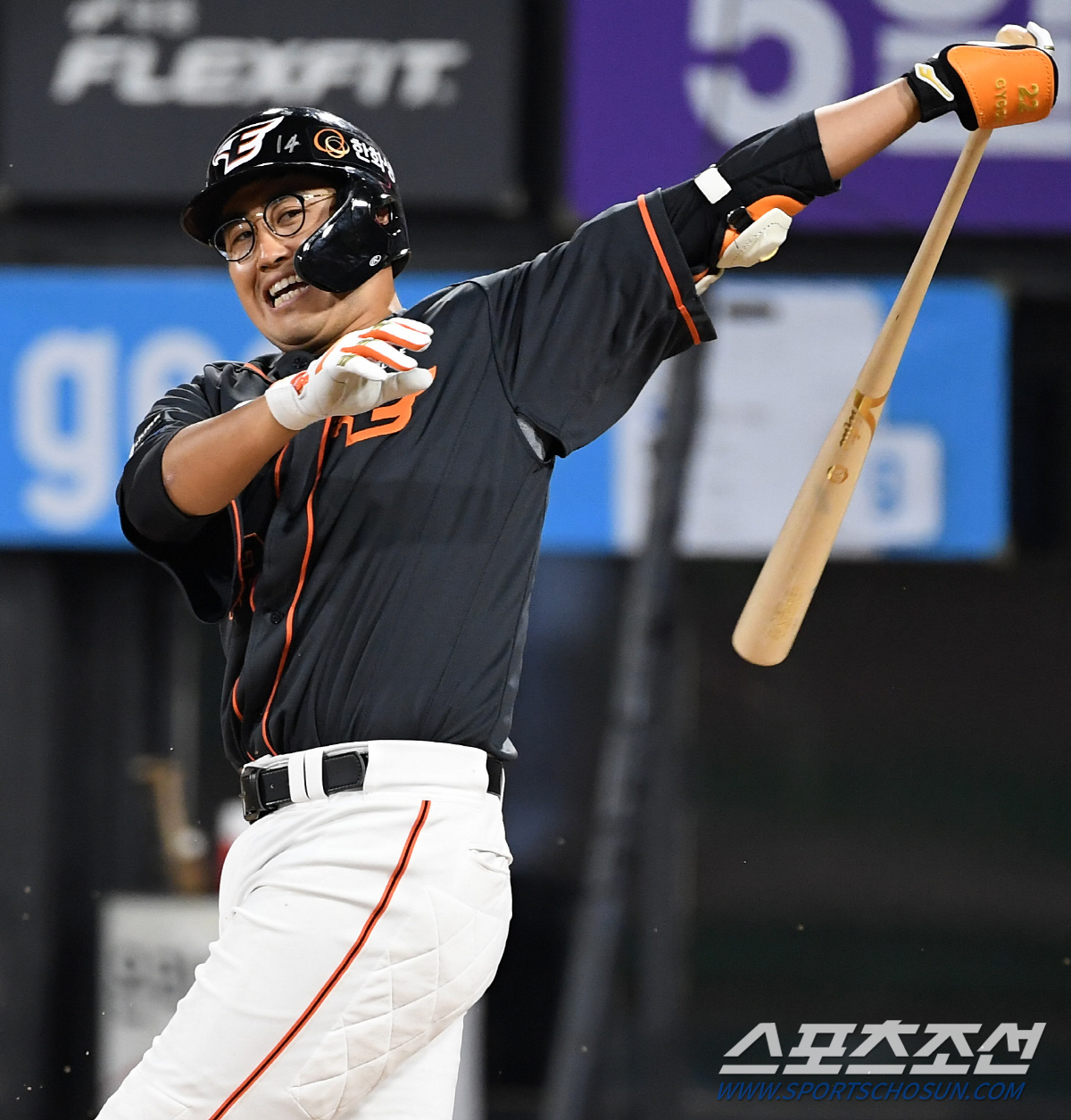 '4번 타자가 저렇게 잘 치는데도 못 이기네’ 연장 12회 4시간 56분…