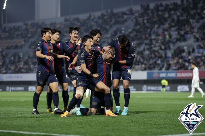 위기의 전북, 수원FC 원정서 0대1 무기력한 패배, 라스 결승골 비수