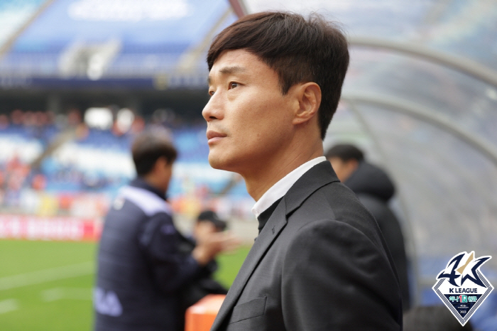 '1-0→2대3' 위기의 수원, 홈에서 제주에 대역전패 '7경기 무승+꼴…