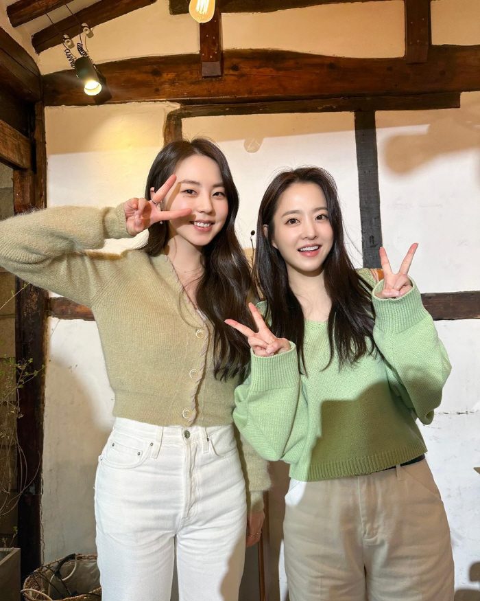 박보영x안소희, 이 비주얼이 30대라니...'국민 여동생'의 투샷