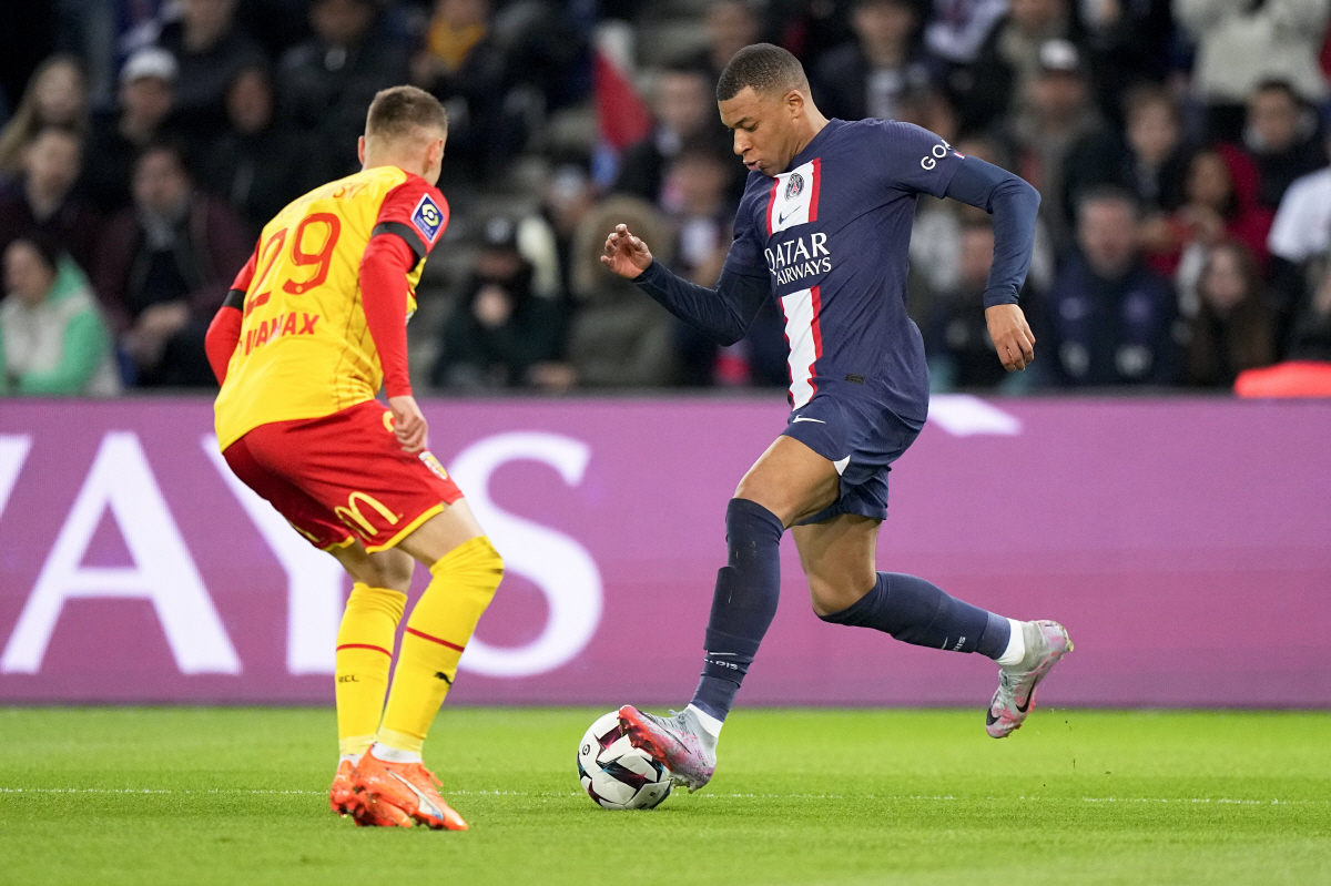 '파리의 밤은 아름다웠다' 음바페·메시 동시 폭발! PSG 승점 9점차 …