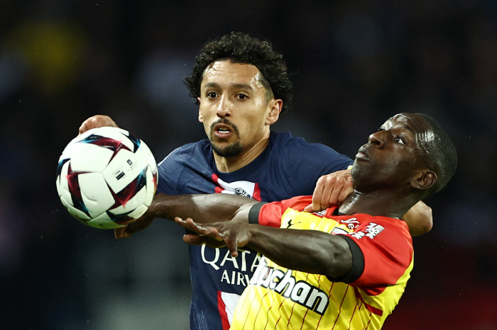 '파리의 밤은 아름다웠다' 음바페·메시 동시 폭발! PSG 승점 9점차 …