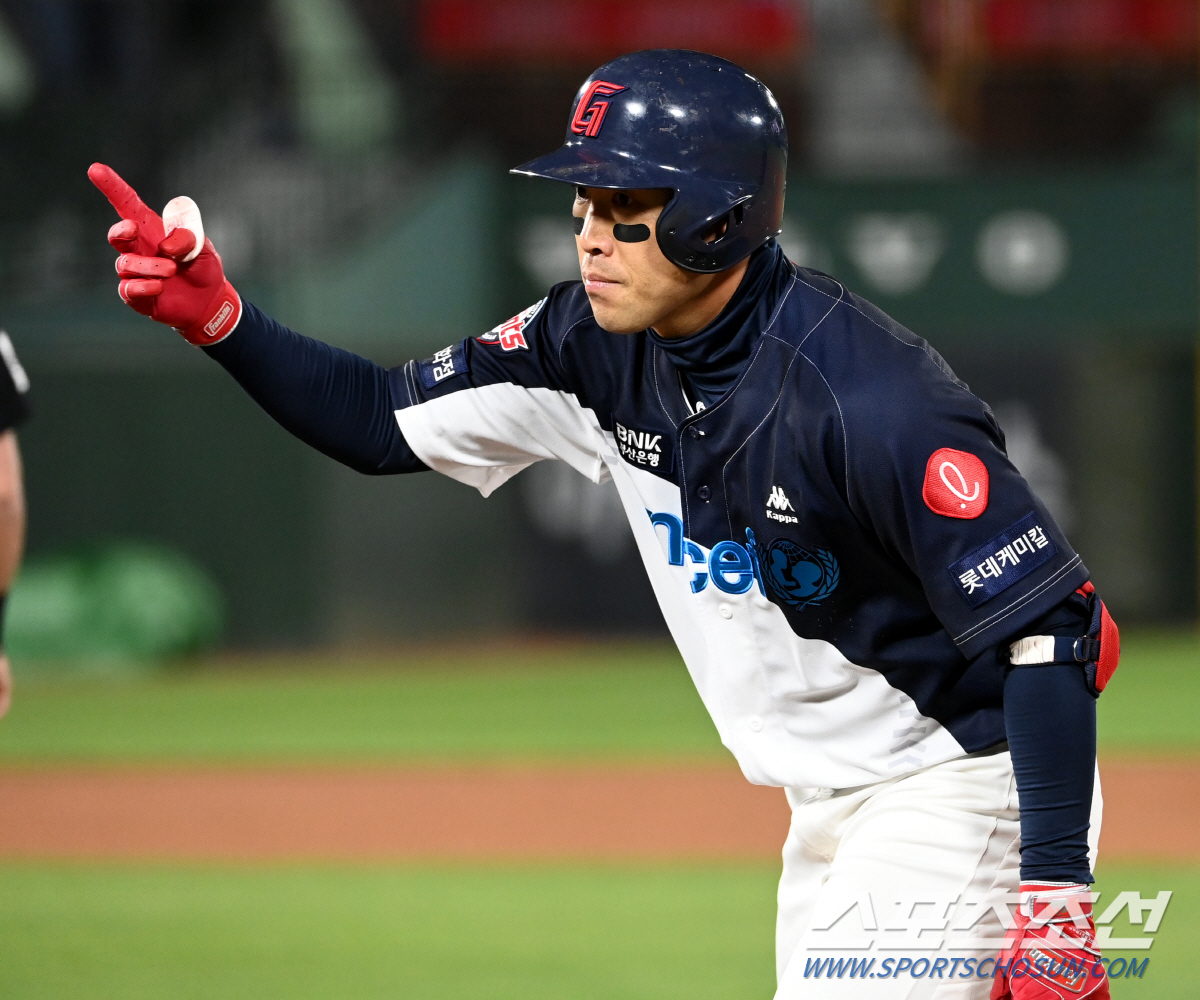 '안도의 한숨' 쉬었지만…부상 속출한 롯데, 라인업 절반이 '흔들' [S…