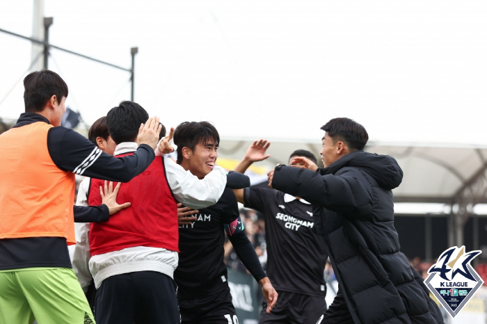 '루이스 5호골' 김포, 안산에 3대2 승 '6경기 무패+4위 점프', …