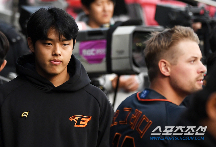 '160km+따듯한 마음' 이보다 완벽한 선수는 없다..'선배들이 문동주…
