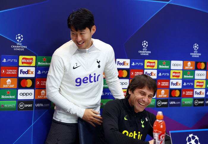 "'감독 4명 바뀌어도 주전+亞 최초 EPL 100호골' SON, 레비 …