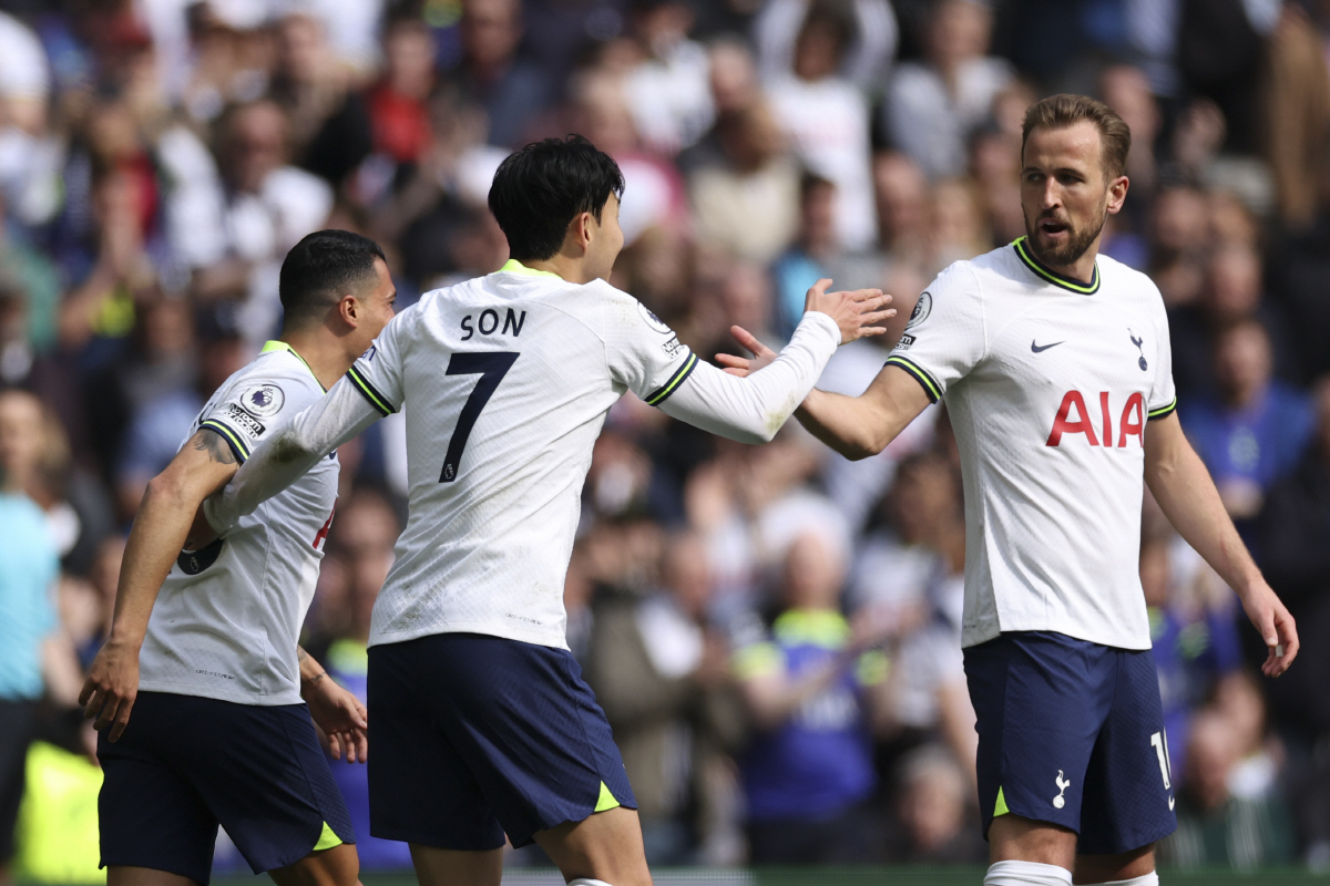 "'감독 4명 바뀌어도 주전+亞 최초 EPL 100호골' SON, 레비 …