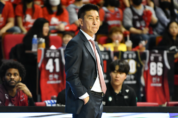 [4강PO 감독코멘트] 김상식 KGC 감독 "턴오버와 리바운드 강조했다.…