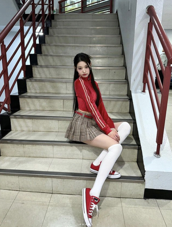 '173cm' 장원영 CG 아니야? 구부려도 끝없는 다리길이