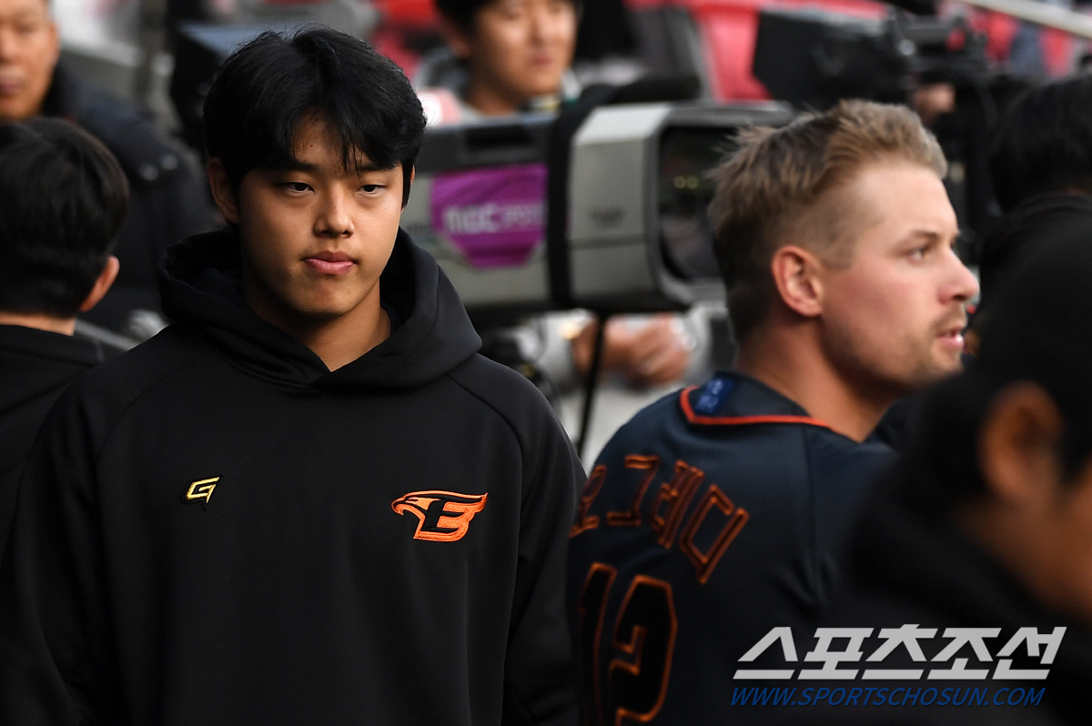 '안우진'을 보고 배우면서, '류현진'을 꿈꾸는, 한화의 '미래' 문동주